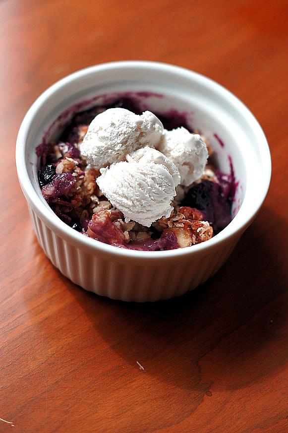 Ginger Pear Blueberry Crisp