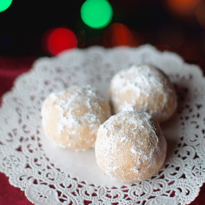 Winter family Russian Teacakes