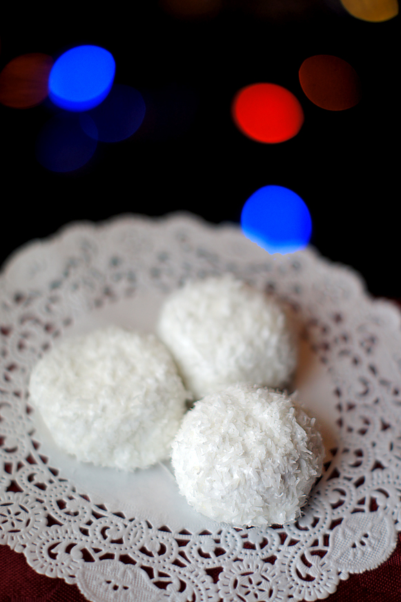 Traditional Christmas Cookies - Snowball Cookie