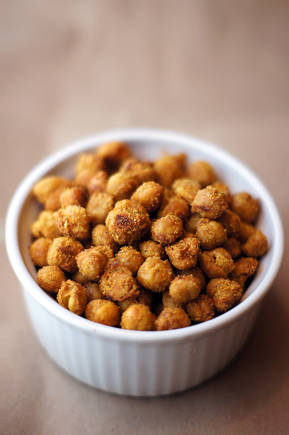 Spicy Roasted Chickpeas #vegan #glutenfree