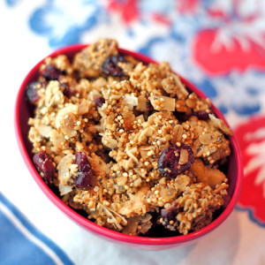 Vanilla Granola with Quinoa and Chia Seeds