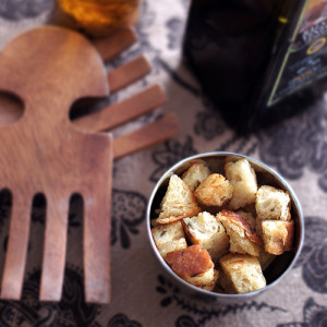 Homemade Garlic-Onion Croutons