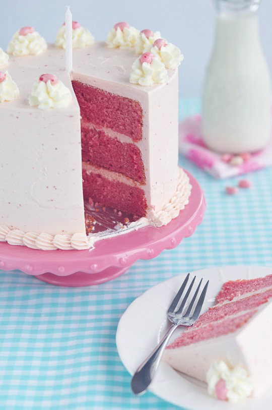 slicedstrawcake