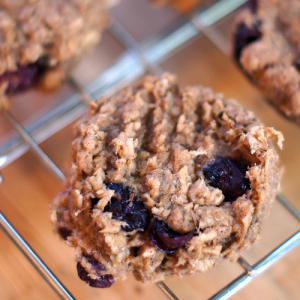 Cinnamon-Banana Oatmeal Bites
