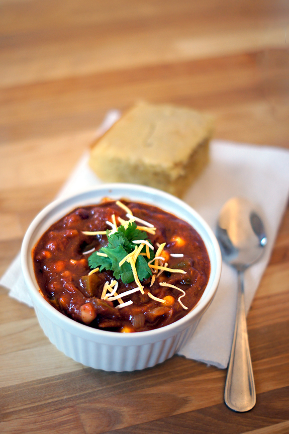 Easy Vegetarian Chili and Cornbread
