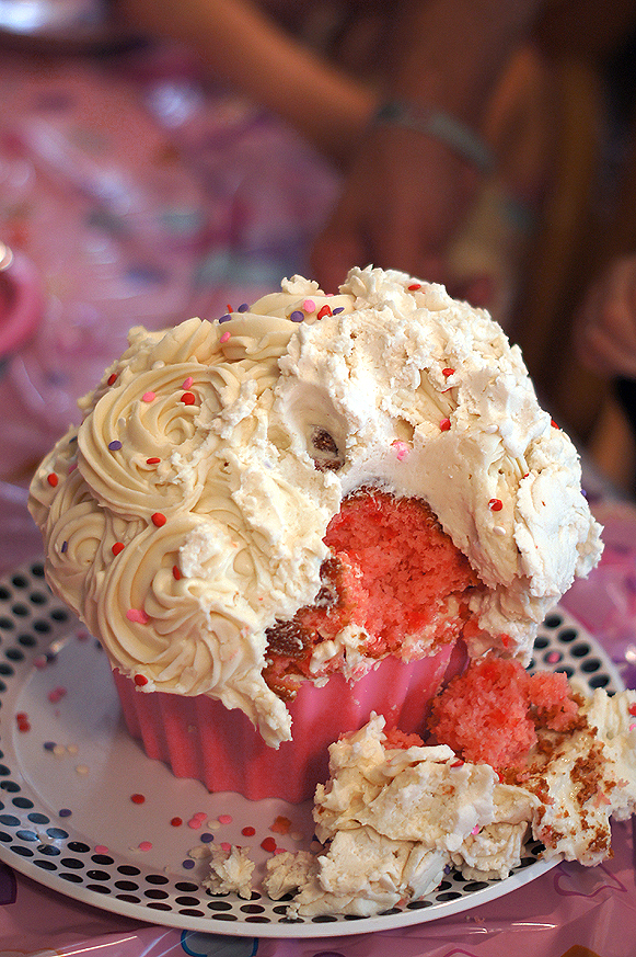 Giant Cupcake Smash Cake! #firstbirthday #babygirl #pink #purple